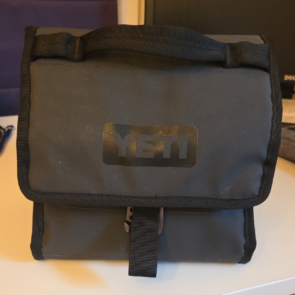 YETI Daytrip Lunch Bag - Grey / Gently Used / Insulated Cooler Tote